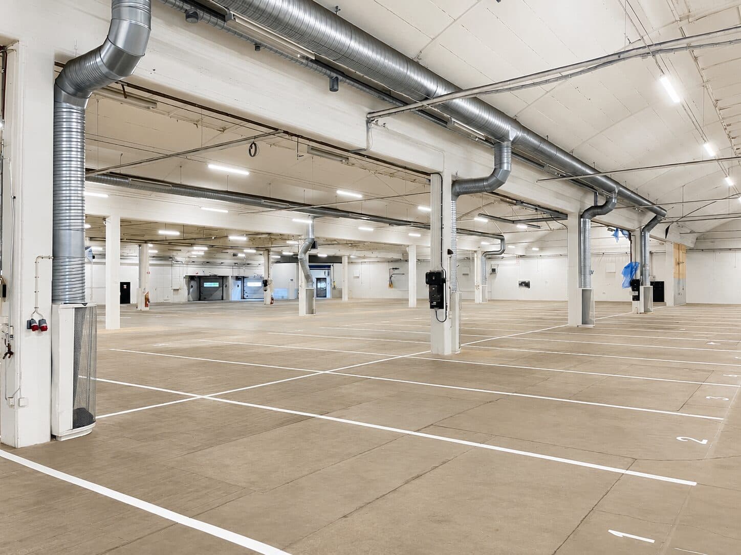 Uppvärmd båtförvaring inomhus i Borås, hallen på Kyrkvägen 4